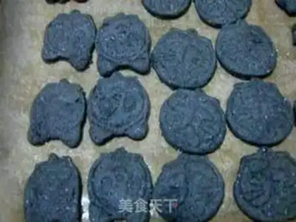 Make Black sesame sauce, salt cookies step 6