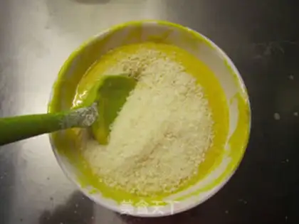 Make Pumpkin yogurt tower step 12