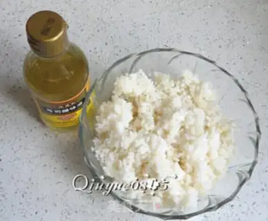 Make Flipping cherry sushi step 4