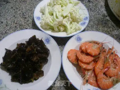 Make Black-middled shrimp casserole step 0