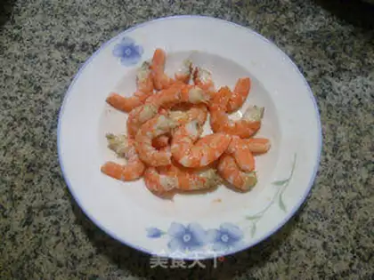 Make Black-middled shrimp casserole step 1