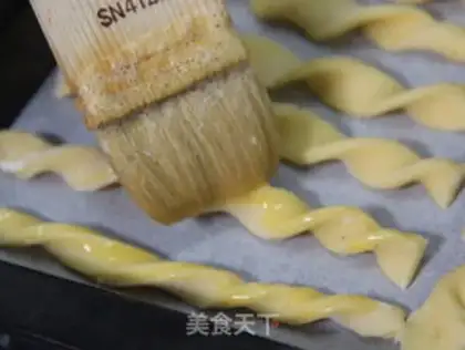 Make Sweet bottle of caramel pudding step 1