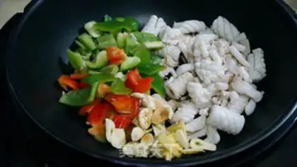 Make No oiled pepper squid rolls step 6