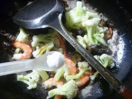 Make Black-middled shrimp casserole step 7