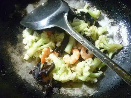 Make Black-middled shrimp casserole step 8