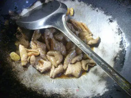 Make Garlic fried pig intestines step 6