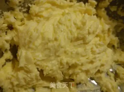 Make A wheeled cheese cookie step 1