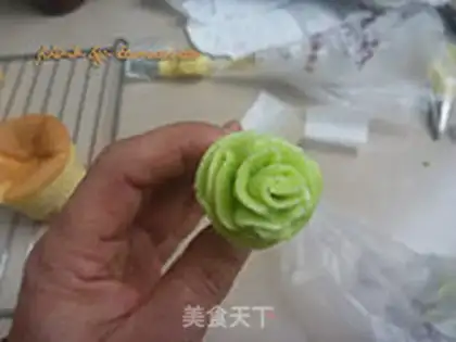 Make Cake with cream cream step 20