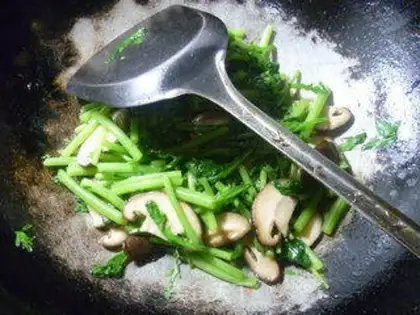 Make Fry mushrooms step 6
