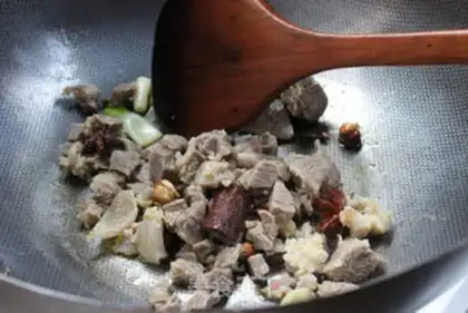 Make Red beef noodles step 4