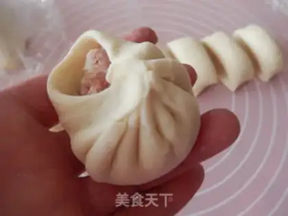 Make Kyoyo onion meat bun step 10
