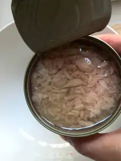 Make Cucumber salad with tuna acid step 1