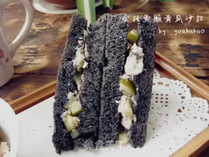 Make Cucumber salad with tuna acid step 5