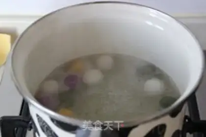 Make Colour soup round step 5