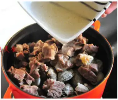 Make Flower clams and lamb stew step 4