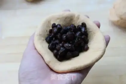 Make Carrot bean buns step 6