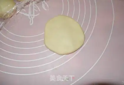 Make Meat pine buns step 9