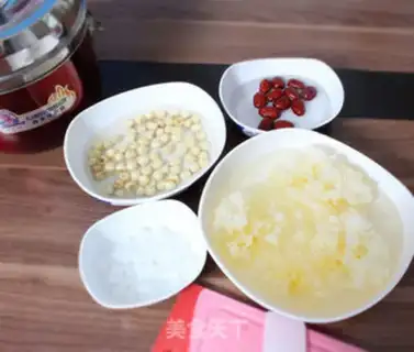 Make Silver Ear Lotus soup step 0