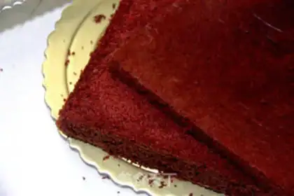 Make Red pomegranate velvet cake step 12