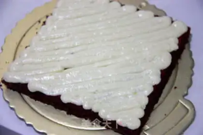 Make Red pomegranate velvet cake step 14