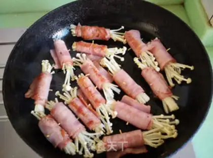 Make Bacon pins and mushrooms step 6