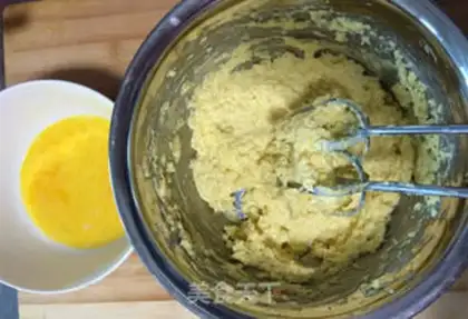 Make Lemon vanilla cake step 3