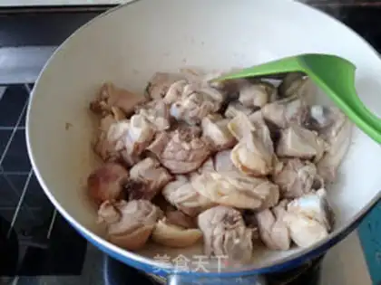 Make Red-tree chestnut chicken step 3