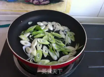 Make Shrimp onions fried tofu step 1