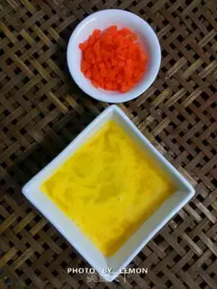 Make Yangzhou fried rice step 1