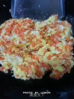 Make Yangzhou fried rice step 3