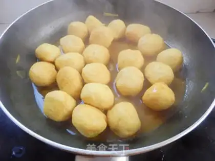 Make Curry fishballs step 9