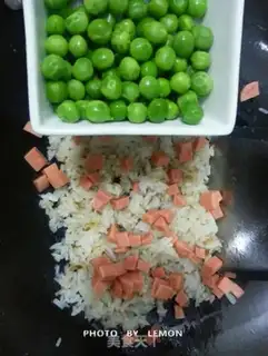 Make Yangzhou fried rice step 5