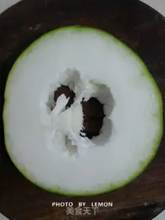 Make Cleaning up the winter melon step 0