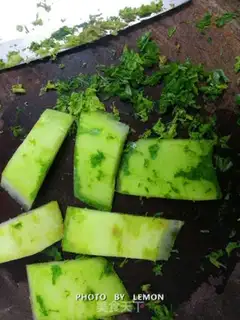 Make Cleaning up the winter melon step 1