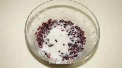 Make Cranberry sponge cake step 2