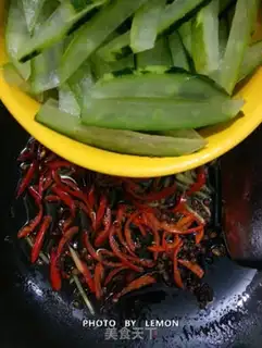 Make Cleaning up the winter melon step 6
