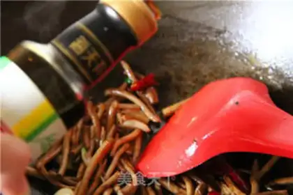 Make A dry pot of tea and mushrooms step 5
