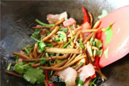 Make A dry pot of tea and mushrooms step 6