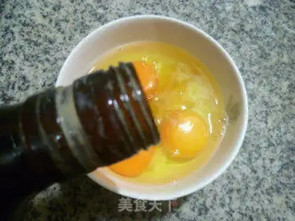Make Precious mushroom fried eggs step 3