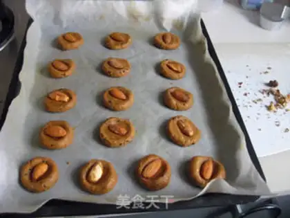 Make Red sugar almond cookies step 7
