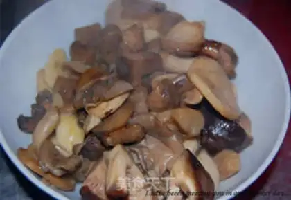 Make CHICKEN FUNGUS PIZZA step 7