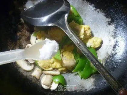 Make Precious mushroom fried eggs step 8