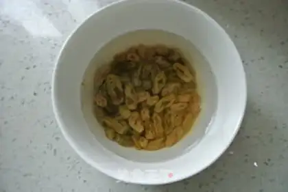 Make raisin oatmeal step 0