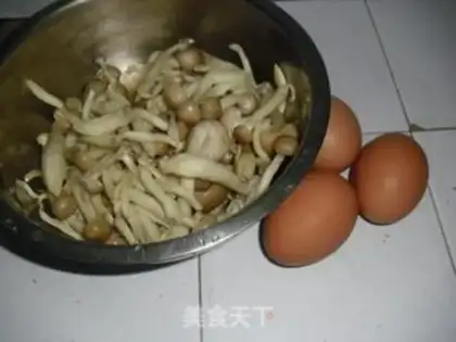 Make Crab mushrooms and fried eggs step 0