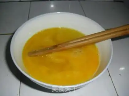 Make Crab mushrooms and fried eggs step 1