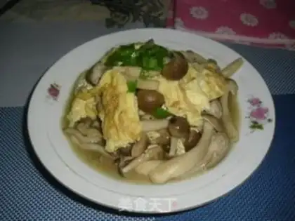 Make Crab mushrooms and fried eggs step 5