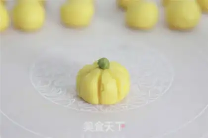 Make mini pumpkin cookies step 8