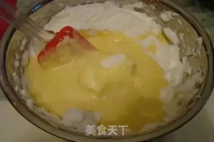 Make Christmas candy cake step 8