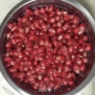 Make Pomegranate juice step 1