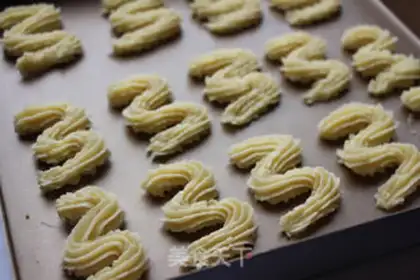 Make Light cream cookies step 6